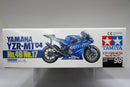 No. 098 Yamaha YZR-M1 2004 (No.46 / No. 17 Version)